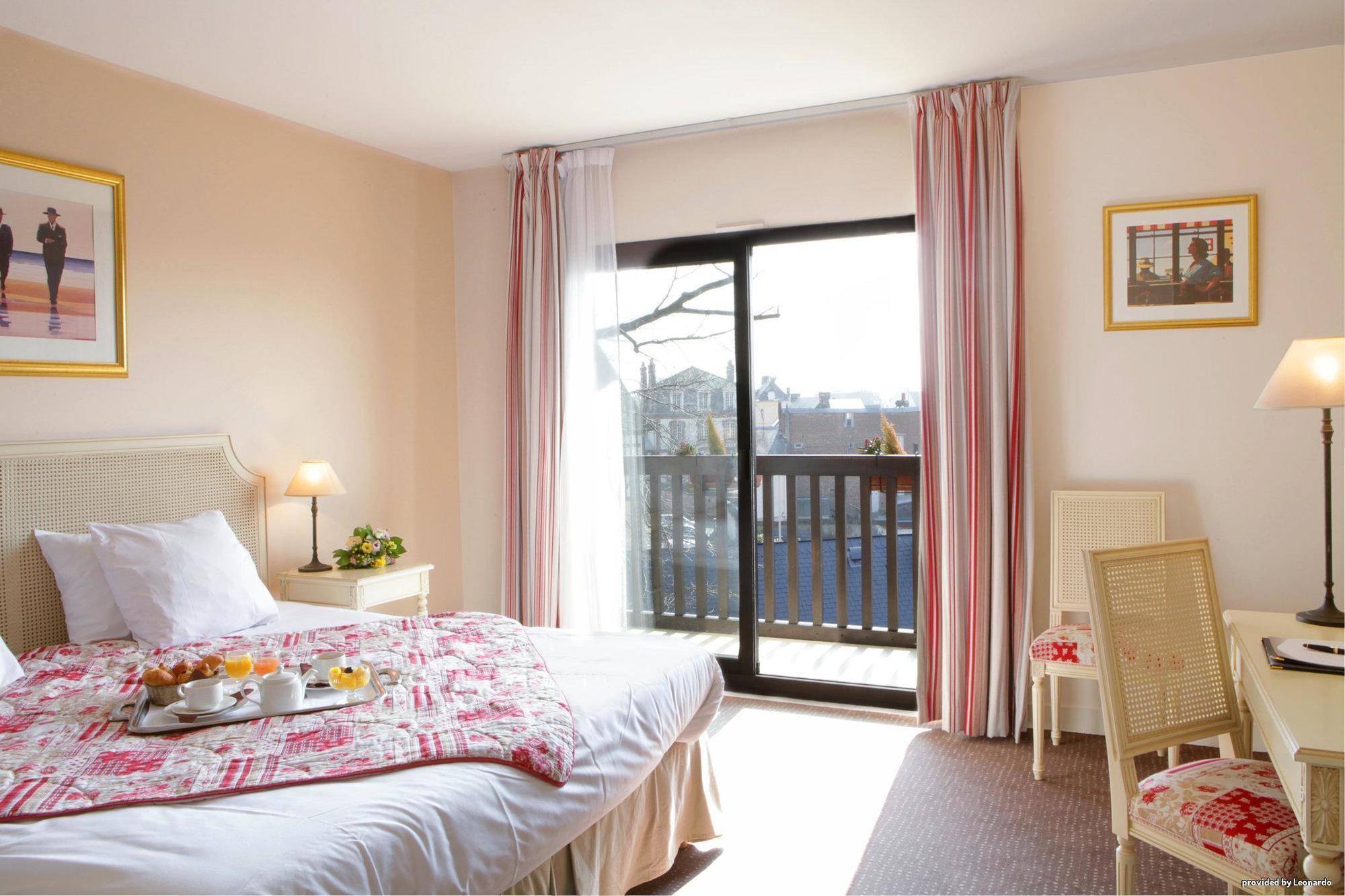 Best Western Plus Hostellerie Du Vallon Trouville-sur-Mer Phòng bức ảnh